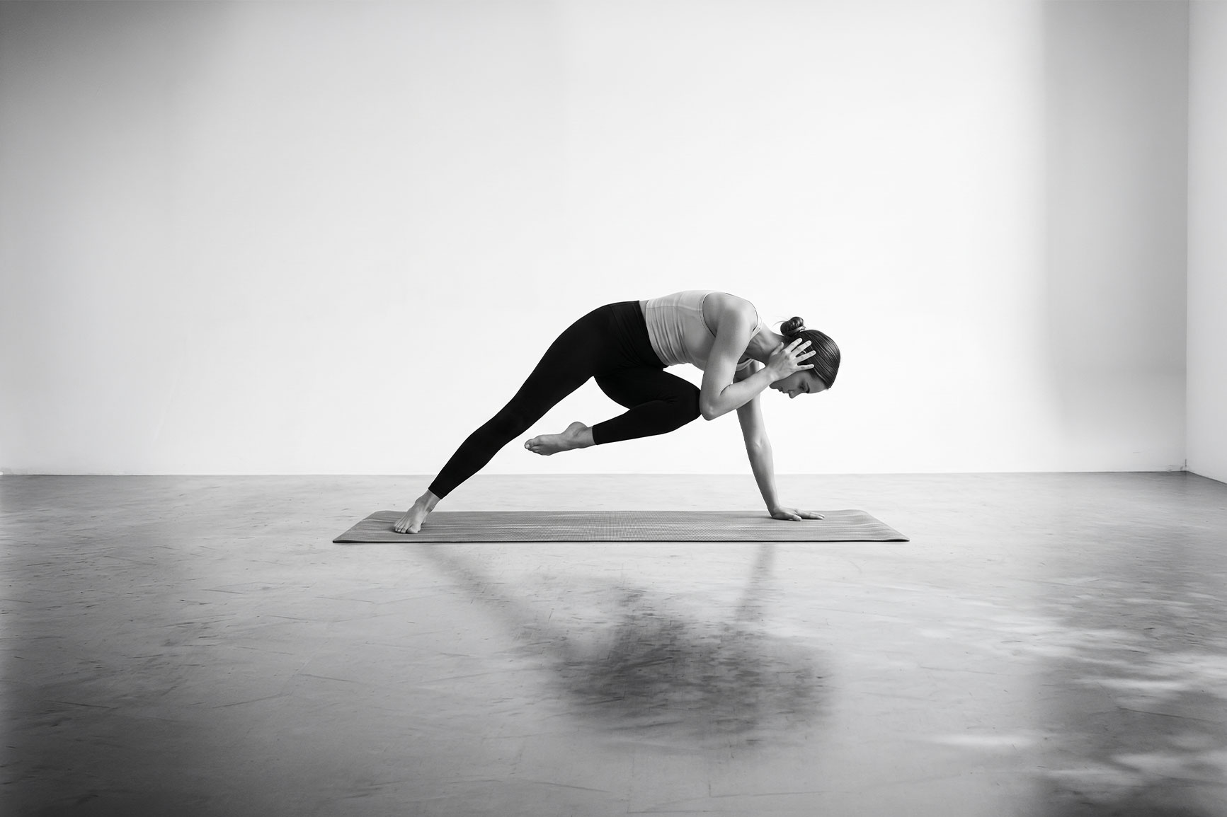 Core & Shape v Habit Studio Košice – yoga fusion na spevnenie brucha, pásu a stredu tela